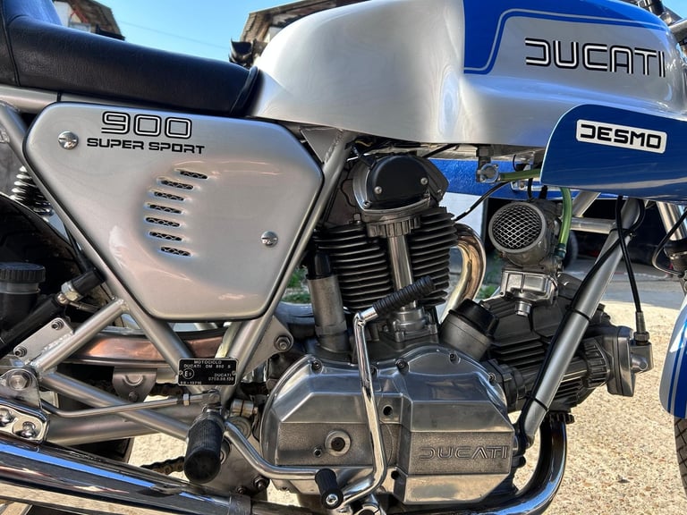 Ducati 900 SS