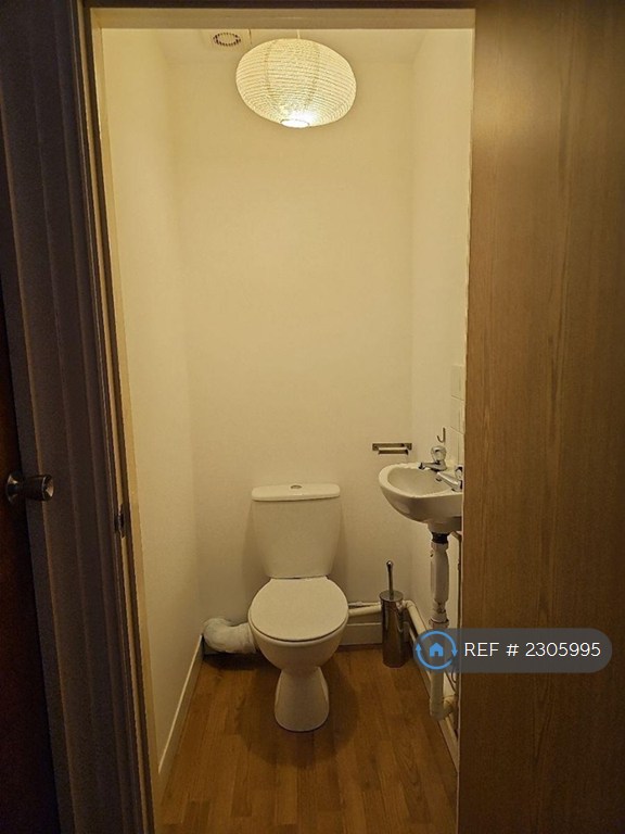 3 bedroom flat in St. Ronans Road, Southsea, PO4 (3 bed) (#2305995)