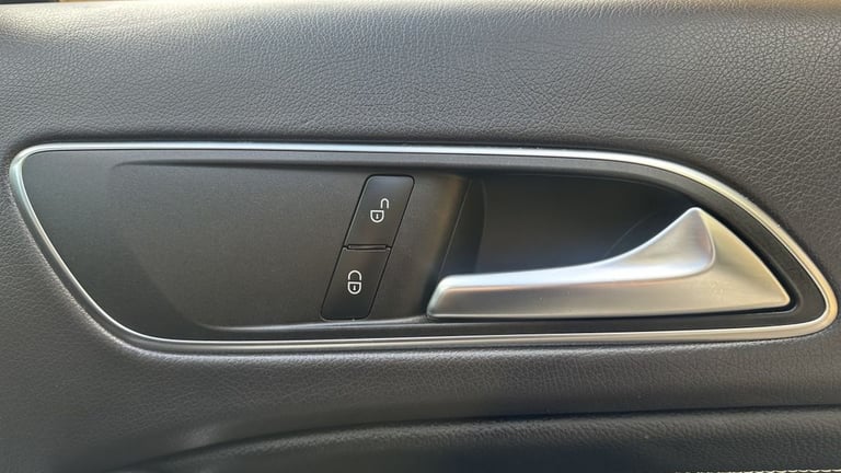 2018 Mercedes-Benz GLA 1.6 GLA180 Urban Edition SUV 5dr Petrol Manual Euro 6 (s/s) (122 ps) ESTAT...