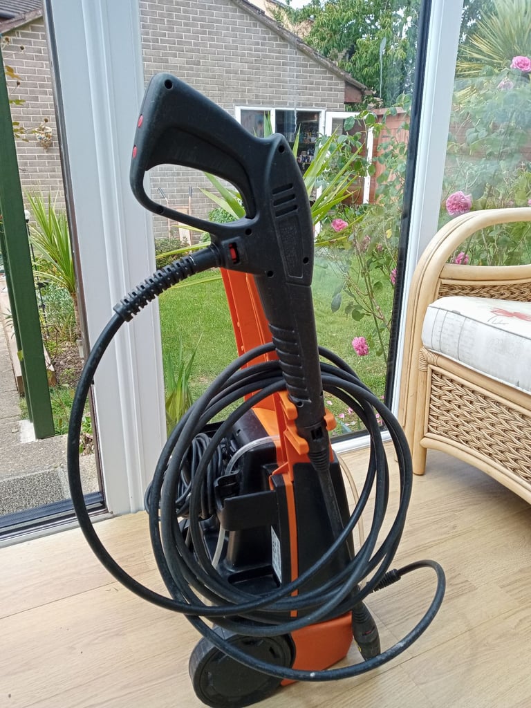 VAX Power Wash Pressure Washer with instructions. 2000W