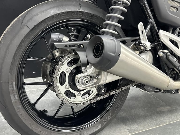 TRIUMPH SPEED TWIN 1200