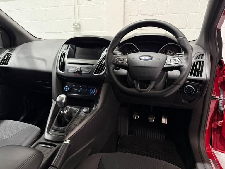 2016 Ford Focus 1.5 TDCi EcoBoost ST-Line Estate 5dr Diesel Manual Euro 6 (s/s) (120 ps) Estate D...