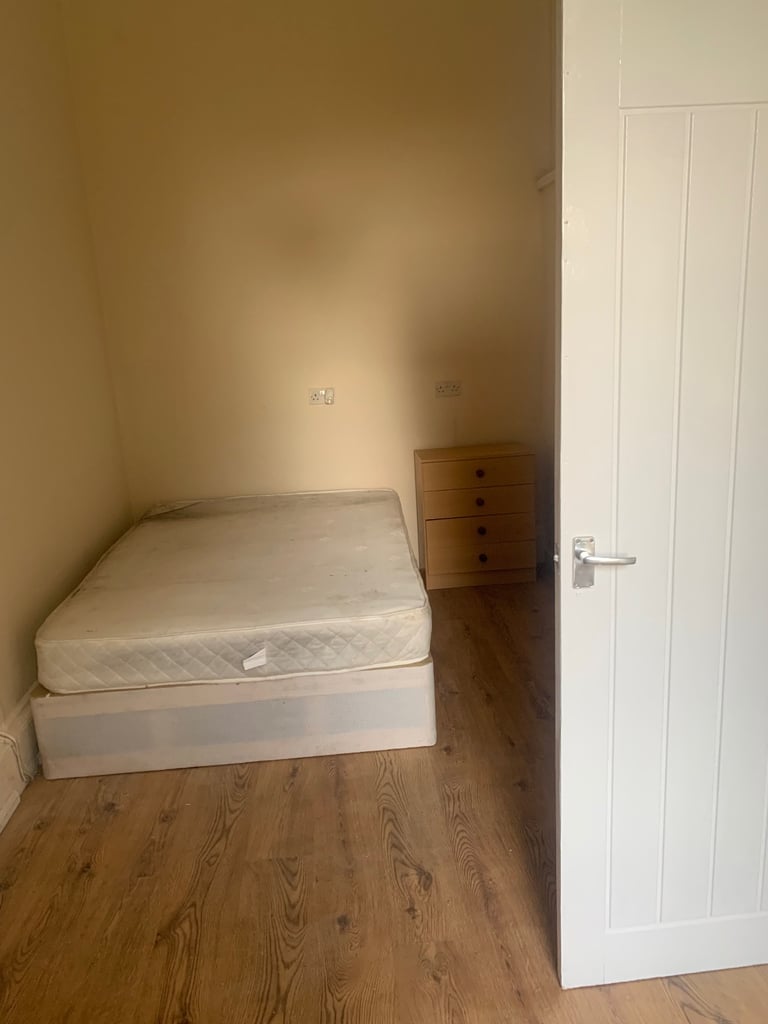 One bedroom flat for rent in central Halifax 