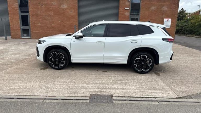 2025 Volkswagen Touran 1.5 eTSI (150ps) R-Line DSG Automatic Estate Hybrid Automatic