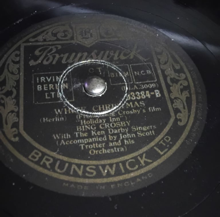 Colombia gramophone/grafonola player + 78s vynal,no dispatch,viewing Gateshead 