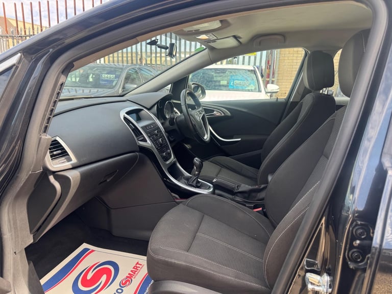 2013 Vauxhall Astra 1.4 16v SRi Euro 5 5dr HATCHBACK Petrol Manual