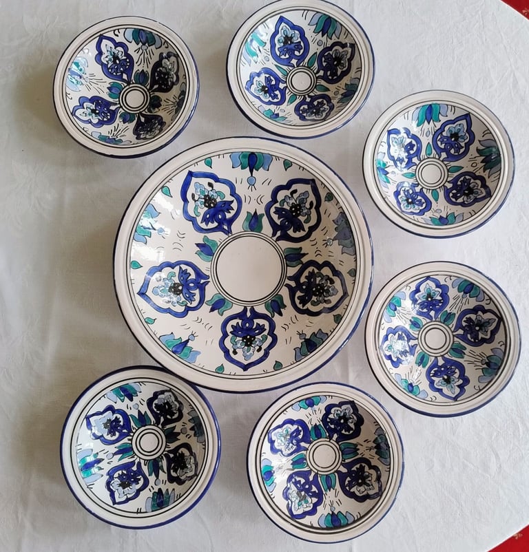 image for Pasta/salad serving set with bowls