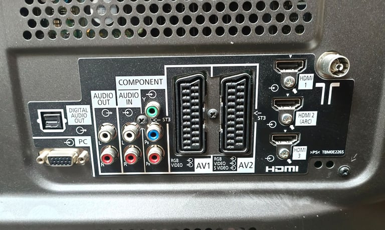 Panasonic TX-P42V20B 42 inch Plasma TV, in very good condition