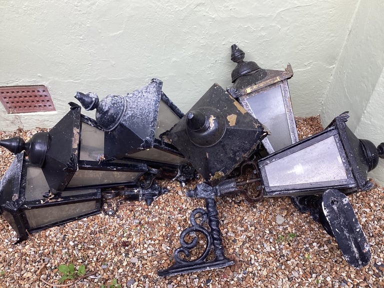 image for Vintage Outside lantern lights & brackets.