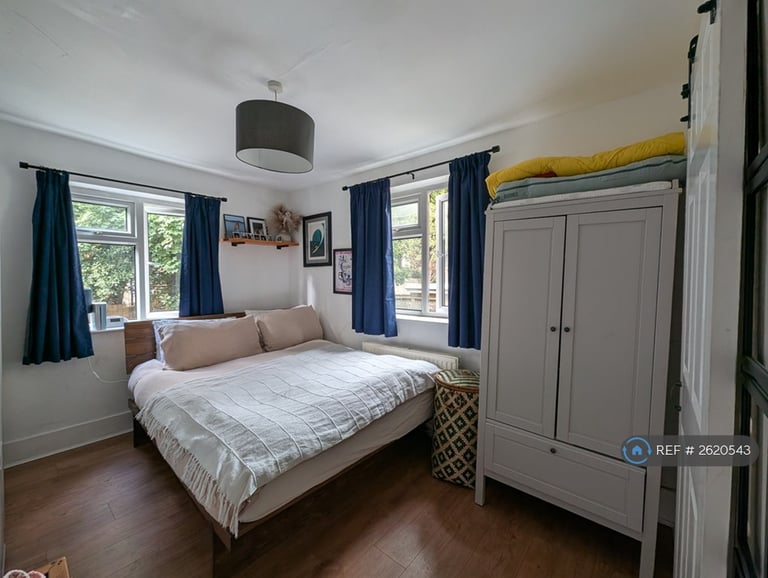 1 bedroom flat in Birkbeck Road, London, W3 (1 bed) (#2620543)