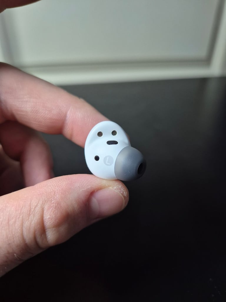 Samsung Galaxy Buds2 Pro – White (Left Bud Only, Boxed, Fully Working, Original Accessories)