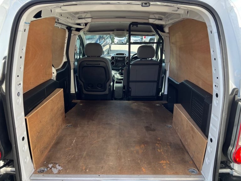 2016 Peugeot Partner 1.6 HDi 850 S Panel Van 4dr Diesel Manual L1 (132 g/km , 92 bhp) Van Diesel ...