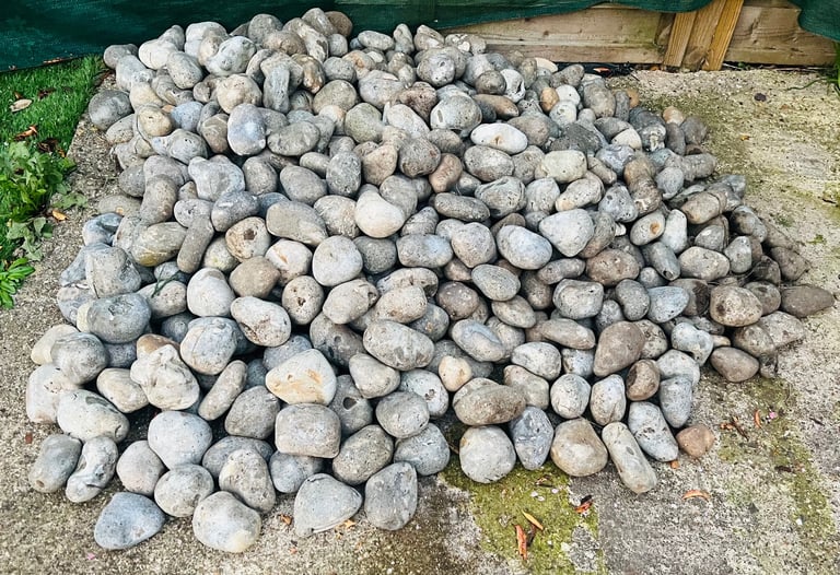 image for  LARGE PILE OF SCOTTISH COBBLES