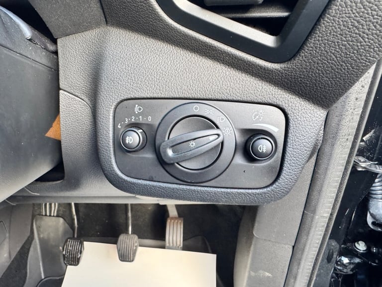 2016 FORD KUGA TITANIUM 1.5 PETROL ECO BOOST SUV MANUAL + 10 FORD SERVICES 