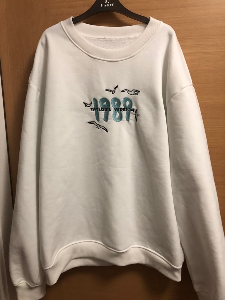 image for Taylor Swift 1989 Sweatshirt size Medium