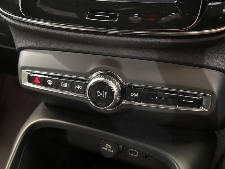 2023 Volvo XC40 2.0 B3P Core 5dr Auto Automatic Estate Petrol Automatic