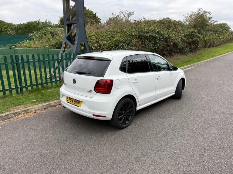 2015 64 VOLKSWAGEN POLO 1.2 TSI BLUEMOTION TECH SE DESIGN HATCHBACK 5DR PETROL M