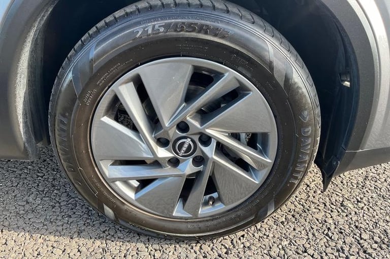 2023 Nissan Qashqai 1.3 DiG-T MH Acenta Premium 5dr **Rear View Camera, Parking Sensors, Cruise H...