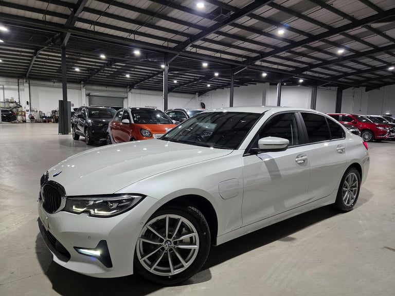 2019 BMW 3 Series 2.0 330e 12kWh SE Pro Auto Euro 6 (s/s) 4dr SALOON Petrol/Electric Hybrid Autom...