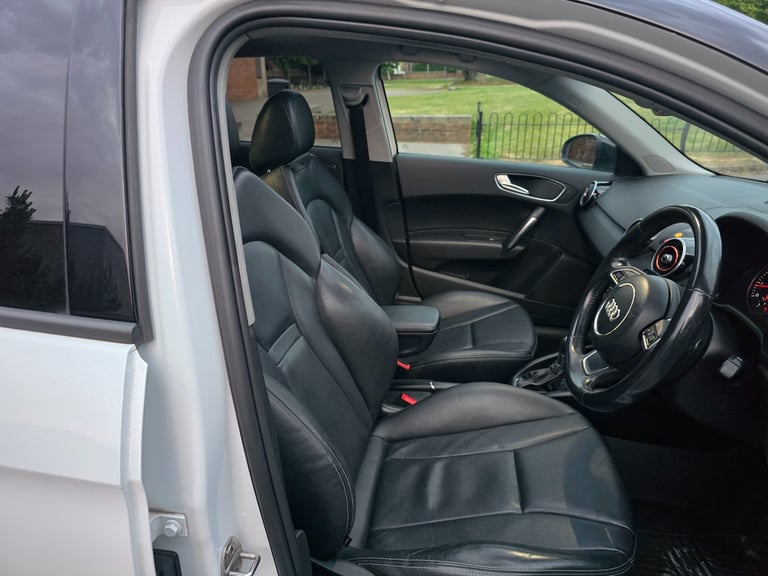 A1 1.4 TFSI SPORT AUTO S TRONIC PANORAMIC ROOF NAV LEATHER XENON 44K 