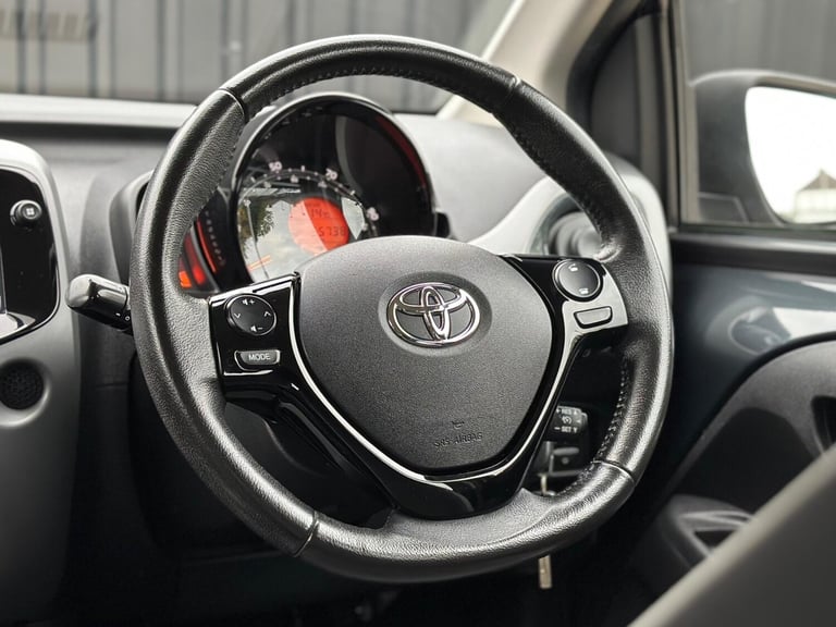 2020 Toyota AYGO 1.0 VVT-i X-Play 5dr HATCHBACK PETROL Manual