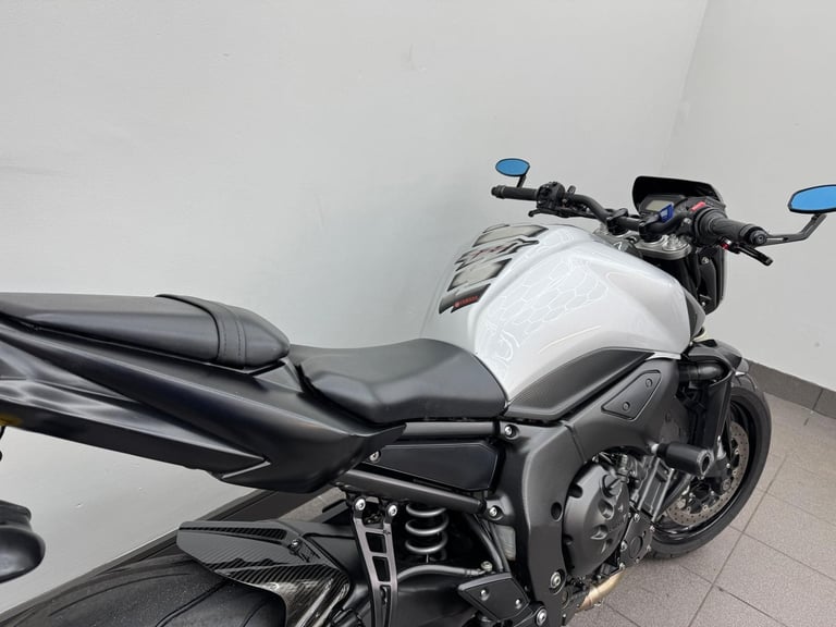 YAMAHA FZ1 N FAZER 1000 SILVER 2007 07 REG JUST 15,015 MILES MIVV FULL SYSTEM