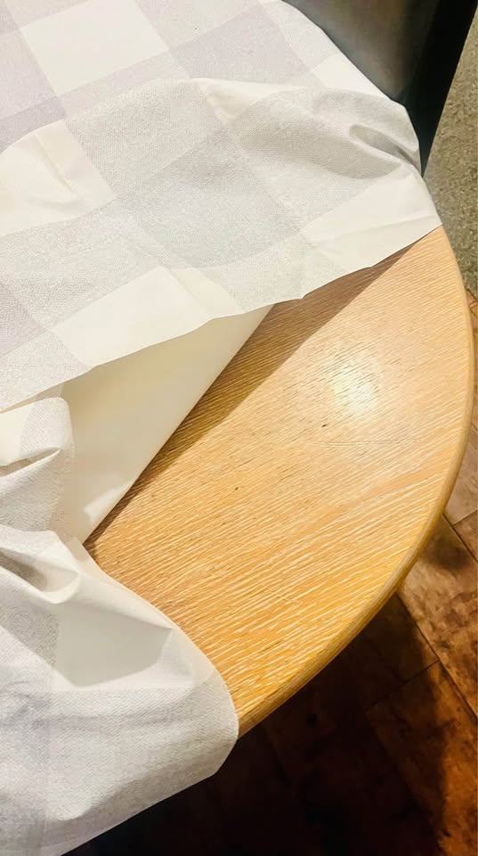 Oak Dinning Table with 4 Chairs