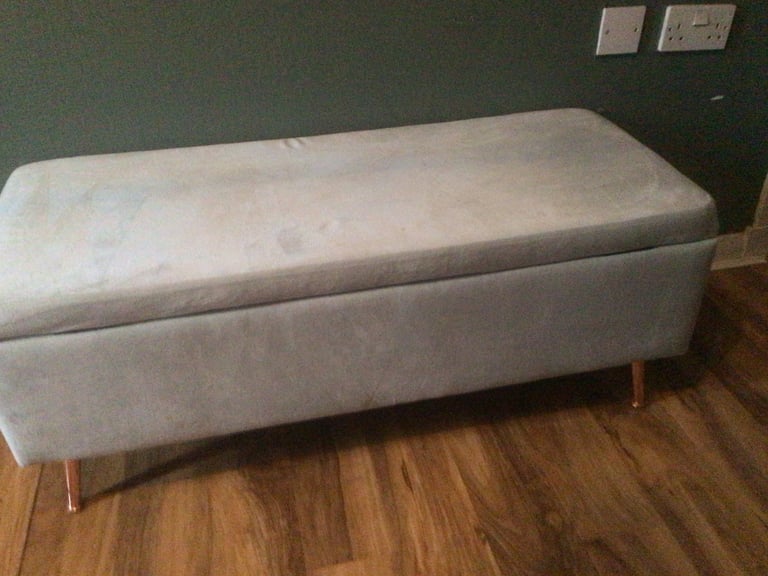 image for Sage green velvet ottoman that is in immaculate condition,hardly used 