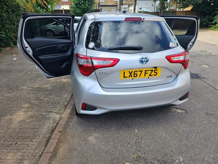 2018 Toyota Yaris 1.5 VVT-h Icon Tech E-CVT Euro 6 (s/s) 5dr Hatchback HYBRID ELECTRIC Automatic