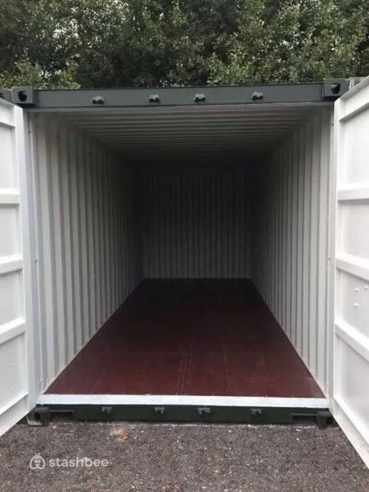 24 hour Self Storage Containers To Rent Basildon Essex (CM13)
