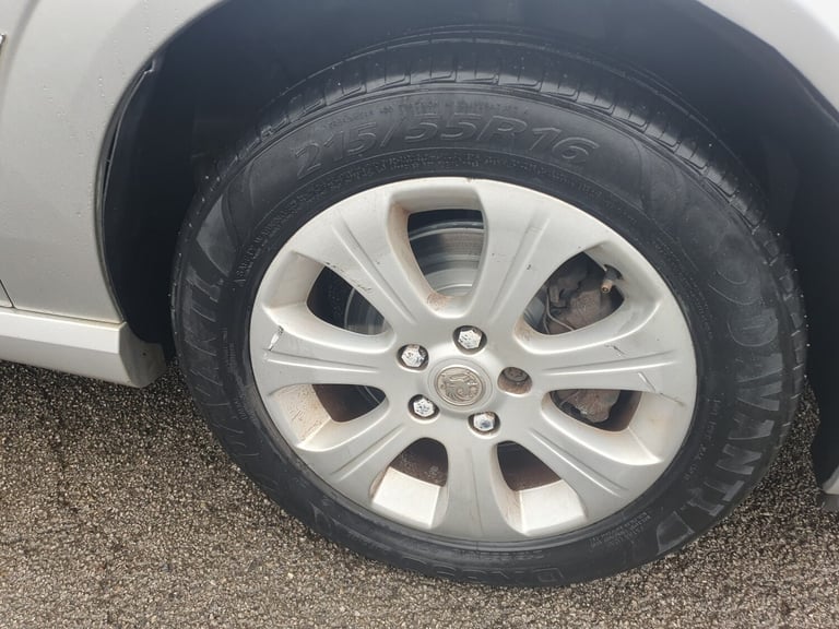 2007 Vauxhall Vectra 1.8i VVT Design 5dr HATCHBACK Petrol Manual