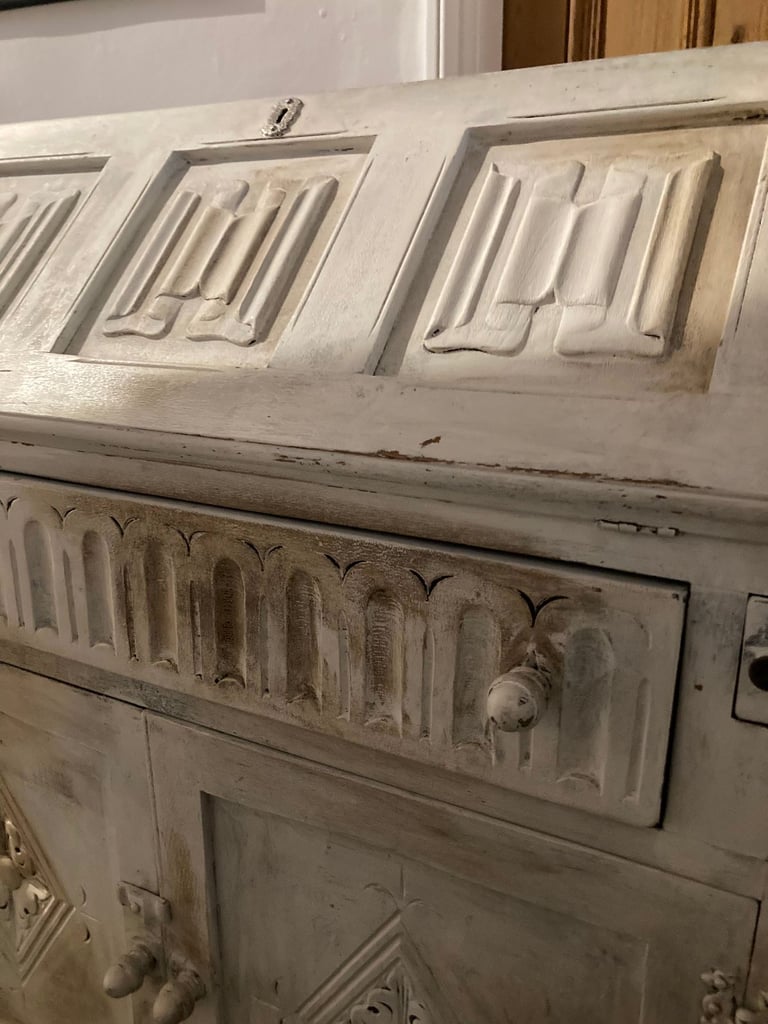 Pedestal Bureau desk/ Cabinet free to go 