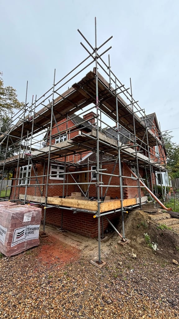 image for O M Bros Scaffolding Ltd. Call for free quotes! London and surrounding areas.