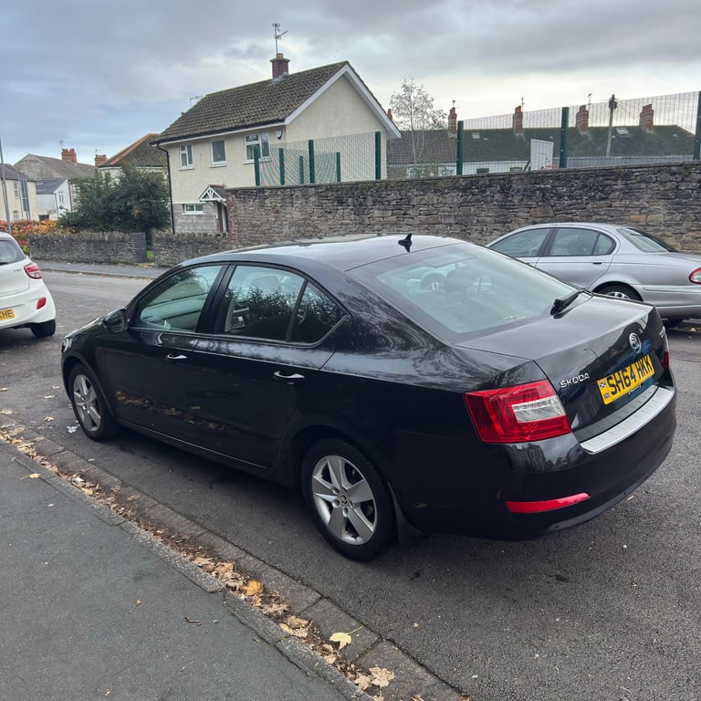 Skoda, OCTAVIA, Hatchback, 2014, Semi-Auto, 1968 (cc), 5 doors