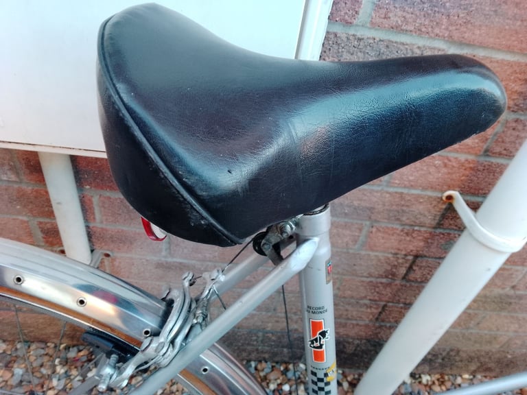 Stunning Retro Vintage Ladies Peugeot Record Du Monde Mixte Hybrid Commuter Road Bike Bicycle