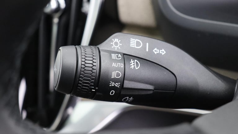 2025 Volvo XC90 T8 PHEV AWD Ultra Dark (Sunroof, 360 Camera, Bowers &amp; Wilkins Sound) ESTATE P...