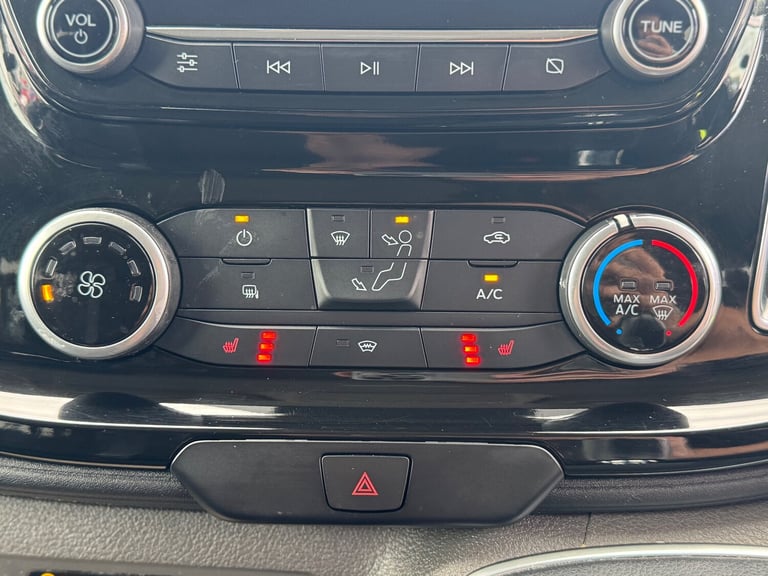 2022 Ford Transit Custom Ford Transit Custom 2.0 320 Limited  Crew Cab  Low