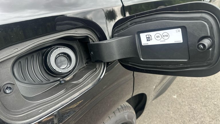2025 Volvo XC60 Black Edition Ultra, T8 AWD Plug-in hybrid, Electric/Petrol ESTATE Petrol/Electri...