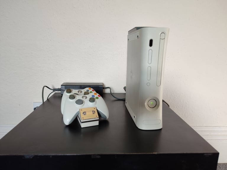 image for Xbox 360 Bundle with 3 controllers and free charging dock