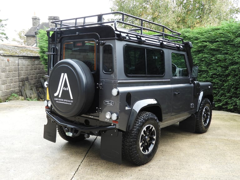 2016/16 LAND ROVER DEFENDER 90 2-2TDCI LIMITED EDITION ADVENTURE S/W IMMACULATE