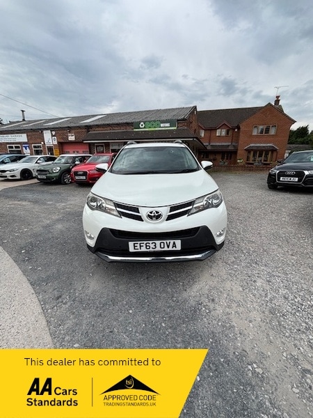 image for Toyota RAV4 D-4D INVINCIBLE AWD-SAT NAVIGATION-PARKING CAMERA- HEATED SEATS-GREA
