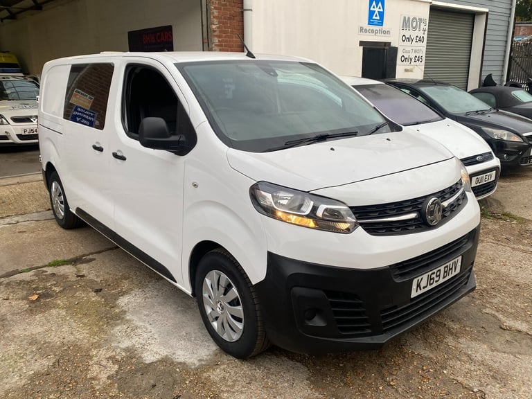 2020 Vauxhall Vivaro 3100 2.0d 120PS Edition H1 Van Police Cell 5 Seater PANEL VAN Diesel Manual