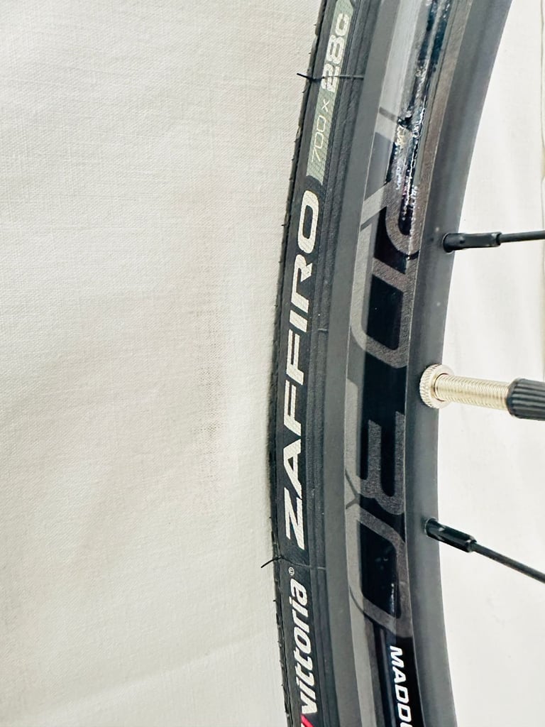 Virtually New CANNONDALE SYNAPSE Size/54 cm Road Bike MINT  