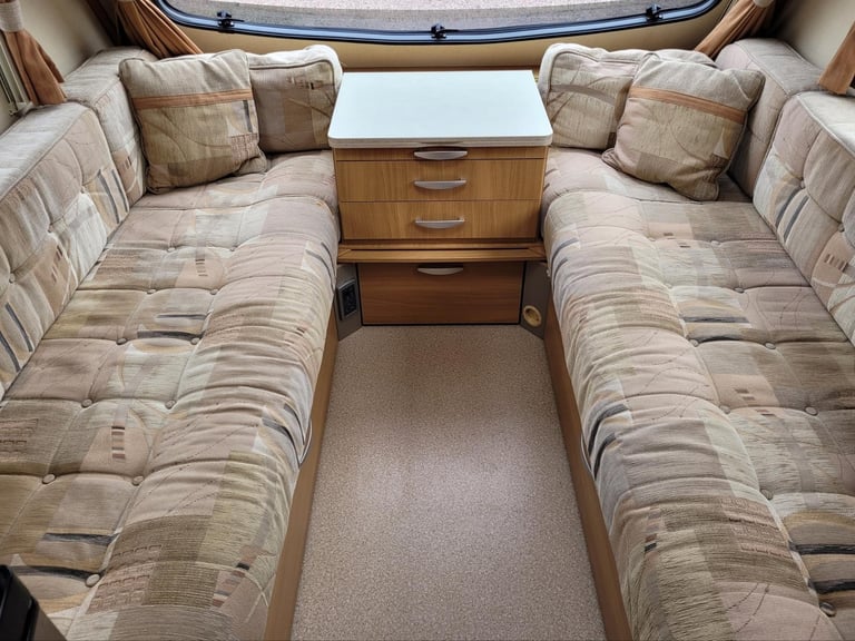 Sprite Major 6 2011 Single Axle 6 Berth - Lightweight, Triple Bunks, Motor Mover