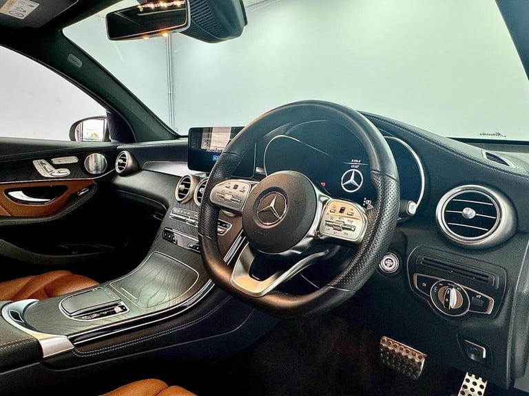 MERCEDES-BENZ GLC 2.0 GLC300d AMG Line (Premium Plus) Coupe G-Tronic+ 4MATIC