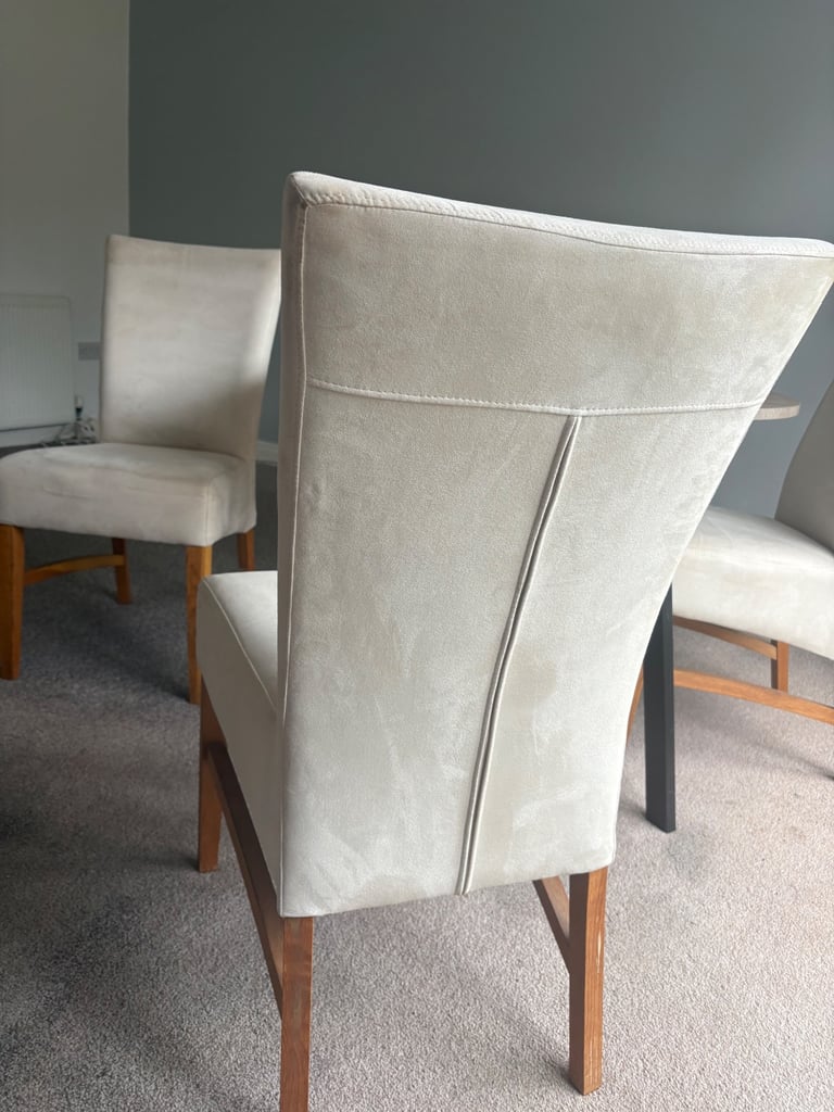 image for 4 dinning room chairs £10 each 