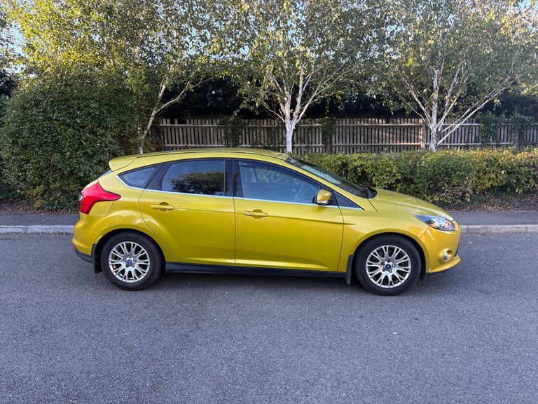 image for 2012 12 plate Ford focus 1.6 titanium 5 door hatchback yellow £1095
