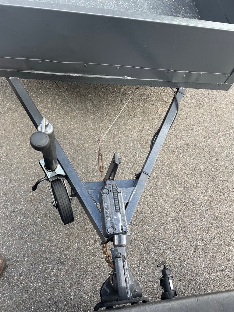 Steel trailer with brakes