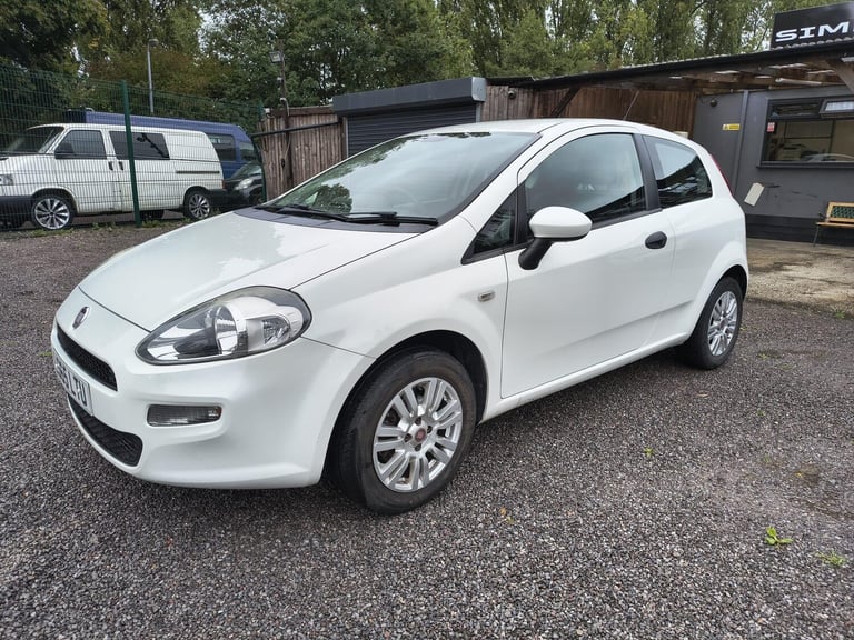 image for 2015 Fiat Punto 1.2 Pop Euro 6 3dr HATCHBACK Petrol Manual
