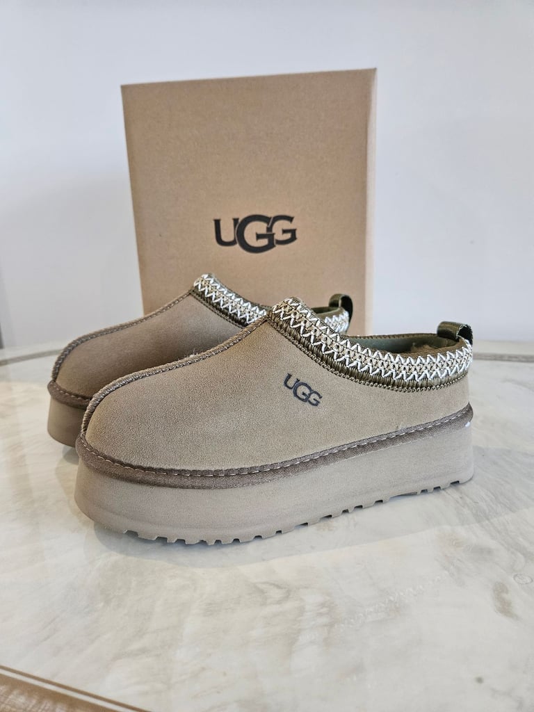 image for Ugg slippers mules size uk6 
